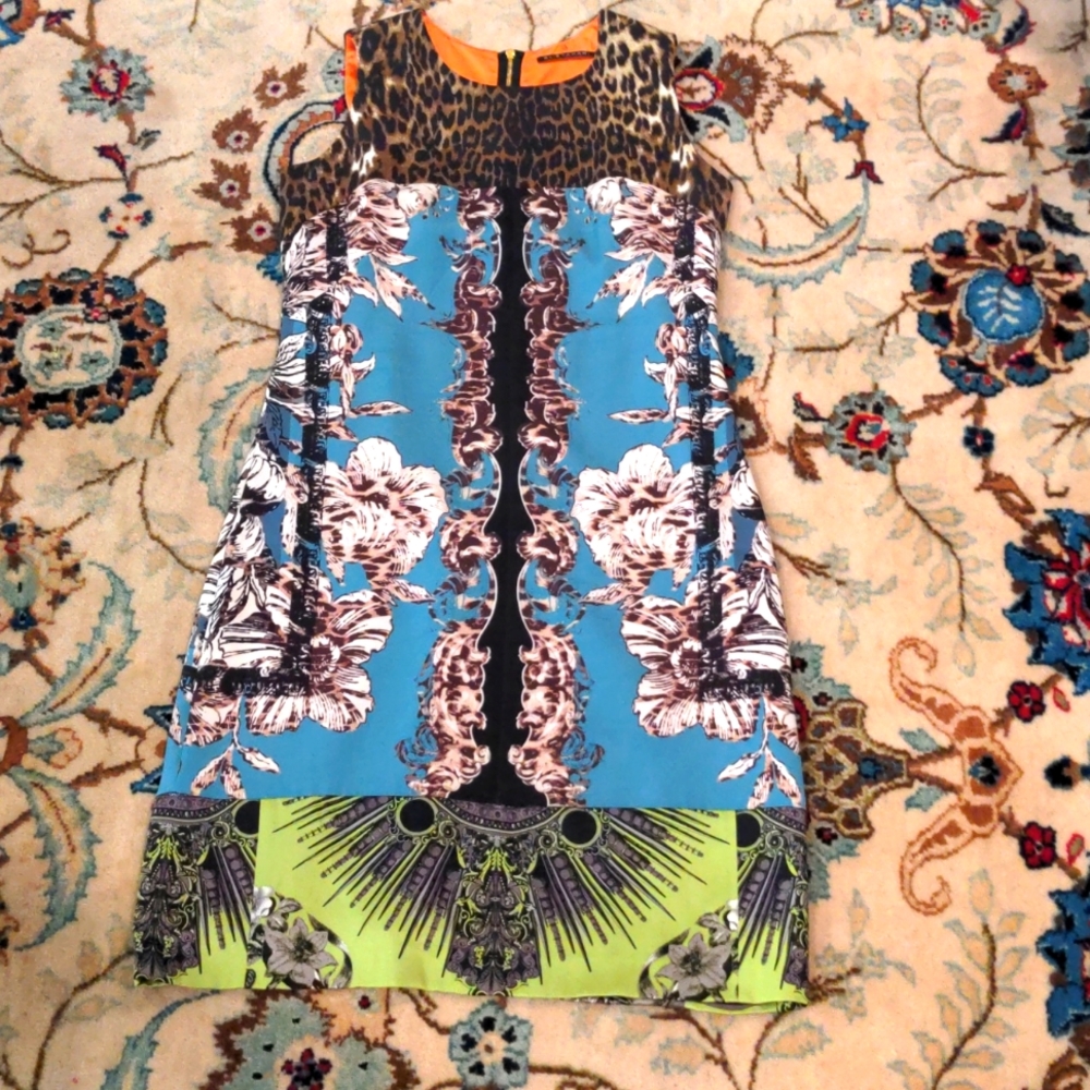 Beautiful Elie tahari dress.